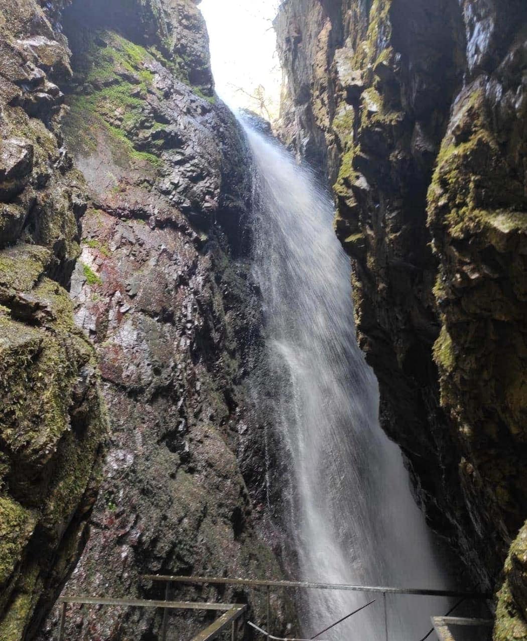 Cascada en las Hoces de Valdeteja